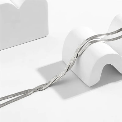 Elegante lange halsketting met verstelbaar slangontwerp