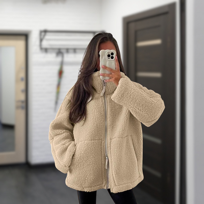 Sanne – crèmekleurige warme elegantie