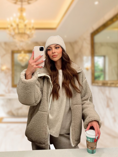 Sanne – crèmekleurige warme elegantie