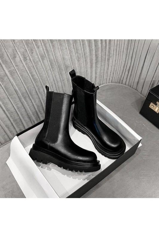 Veronique - Classic Boots