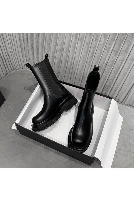 Veronique - Classic Boots