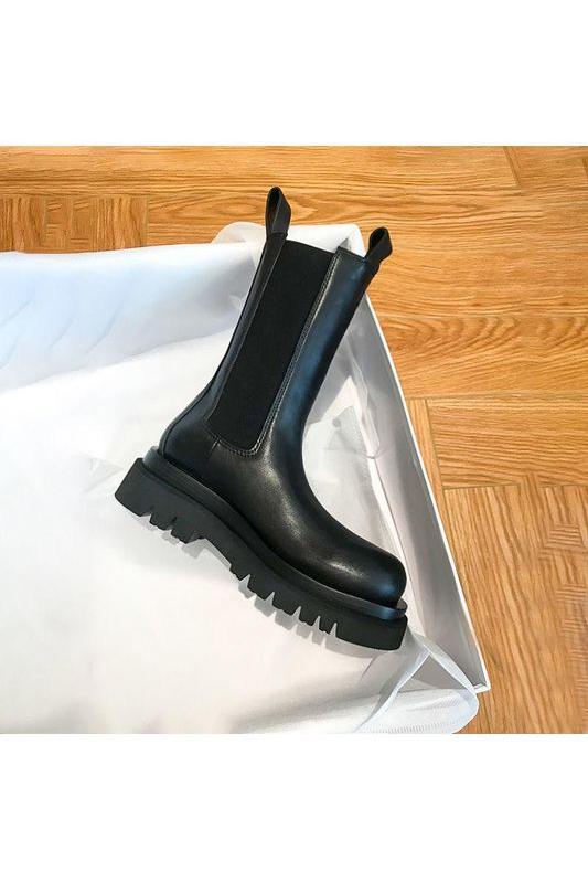 Veronique - Classic Boots